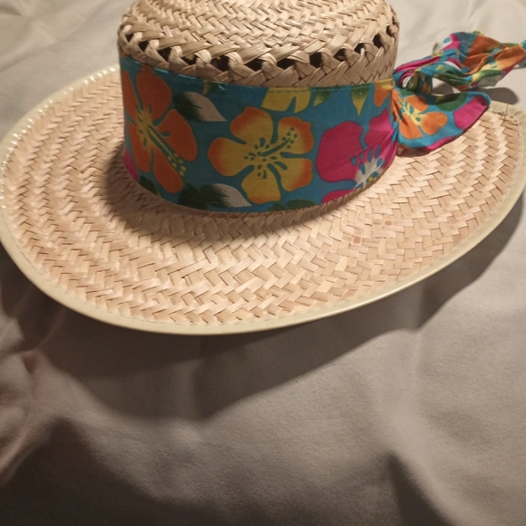 Hat - Picture 5 of 6